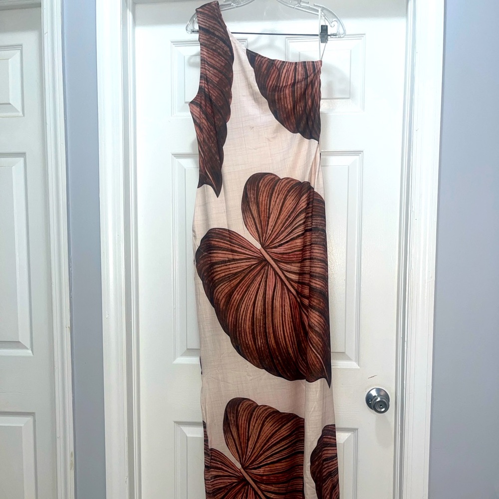 One shoulder leaf print maxi dress